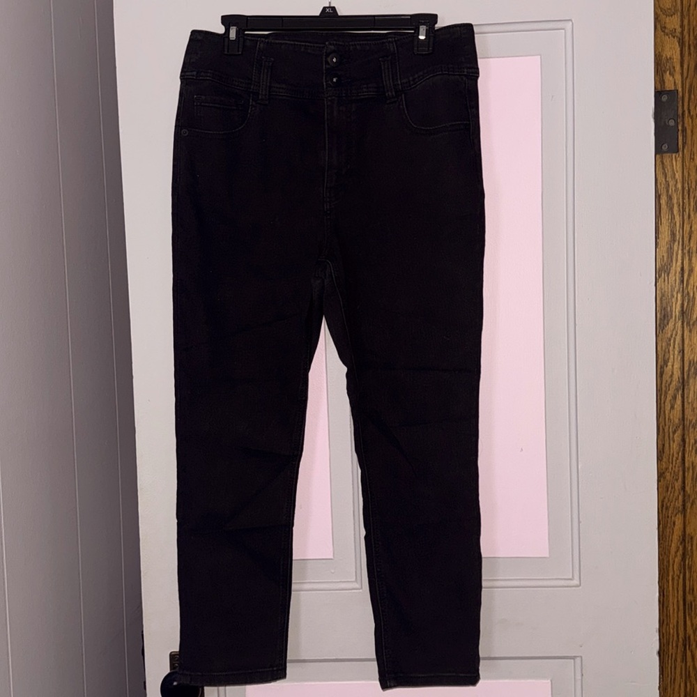 NWOT black high waisted ankle pants